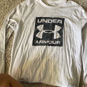 Under armor, long sleeve T-shirt